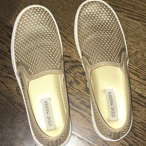 Steve Madden Perforated Gills